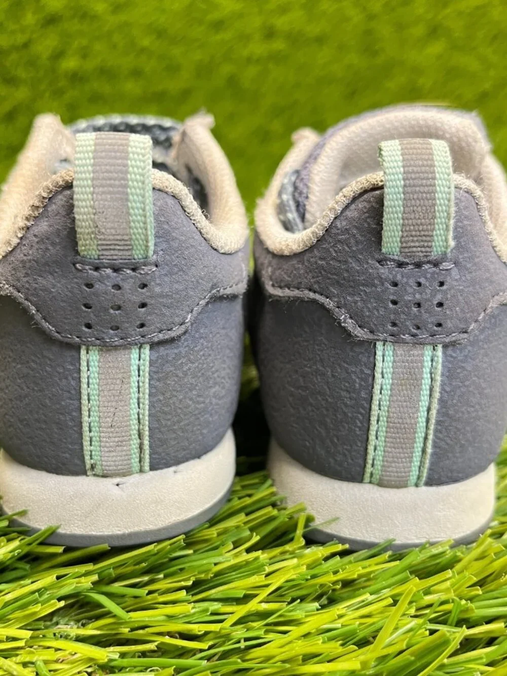 Adidas Samoa Toddler Size 4K Gray White‎ Athletic Walking Leather Shoes Sneakers